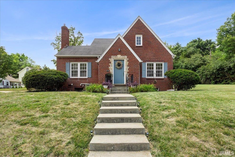 Coldwell Banker Real Estate Lafayette Indiana 835 Rose Street, West Lafayette, IN 47906 - MLS# 202426637 - Coldwell