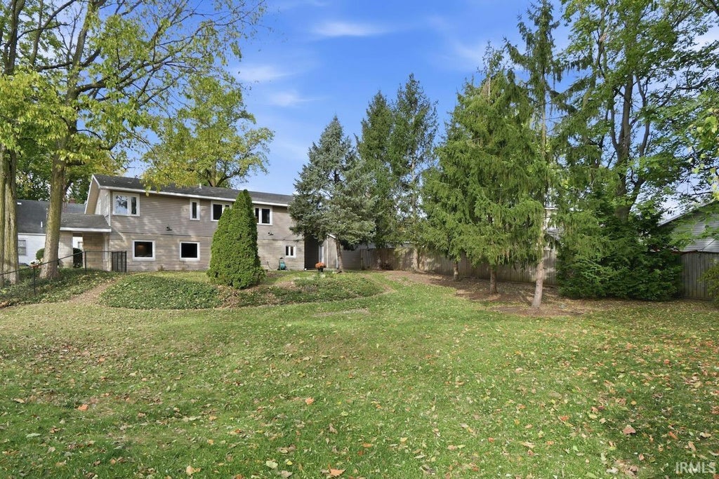 1616 W White River Boulevard, Muncie, IN 47304 MLS# 202544472 - Main Image