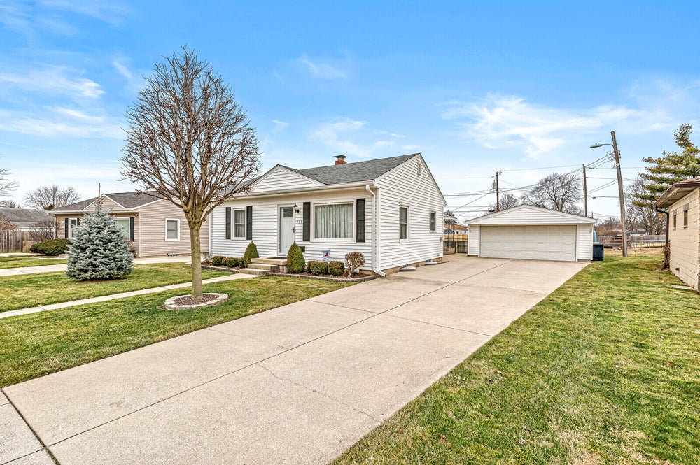 304 S 6th Avenue, Beech Grove, IN 46107 MLS 21962742 Coldwell Banker