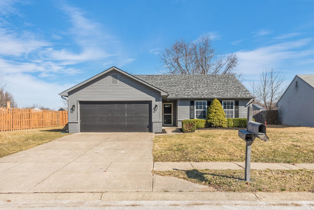 6132 Miller Woods Lane, Indianapolis, IN 46237 MLS 21965854