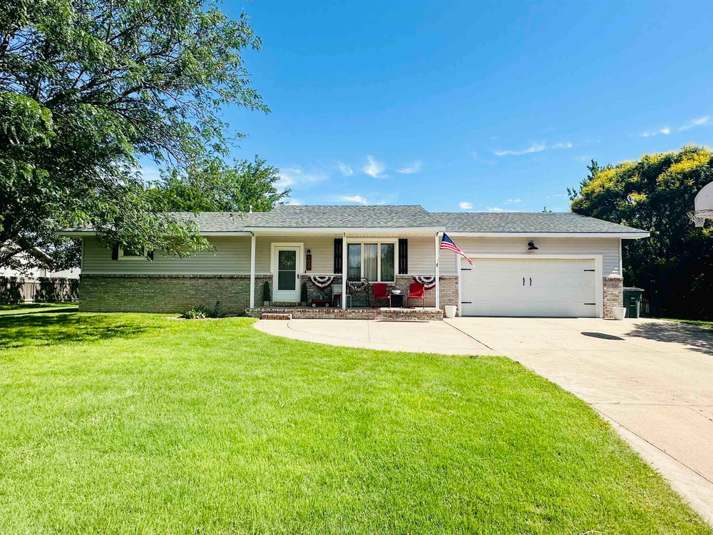 108 Tanglewood Dr., Dodge City, KS 67801 MLS 14509 Coldwell Banker