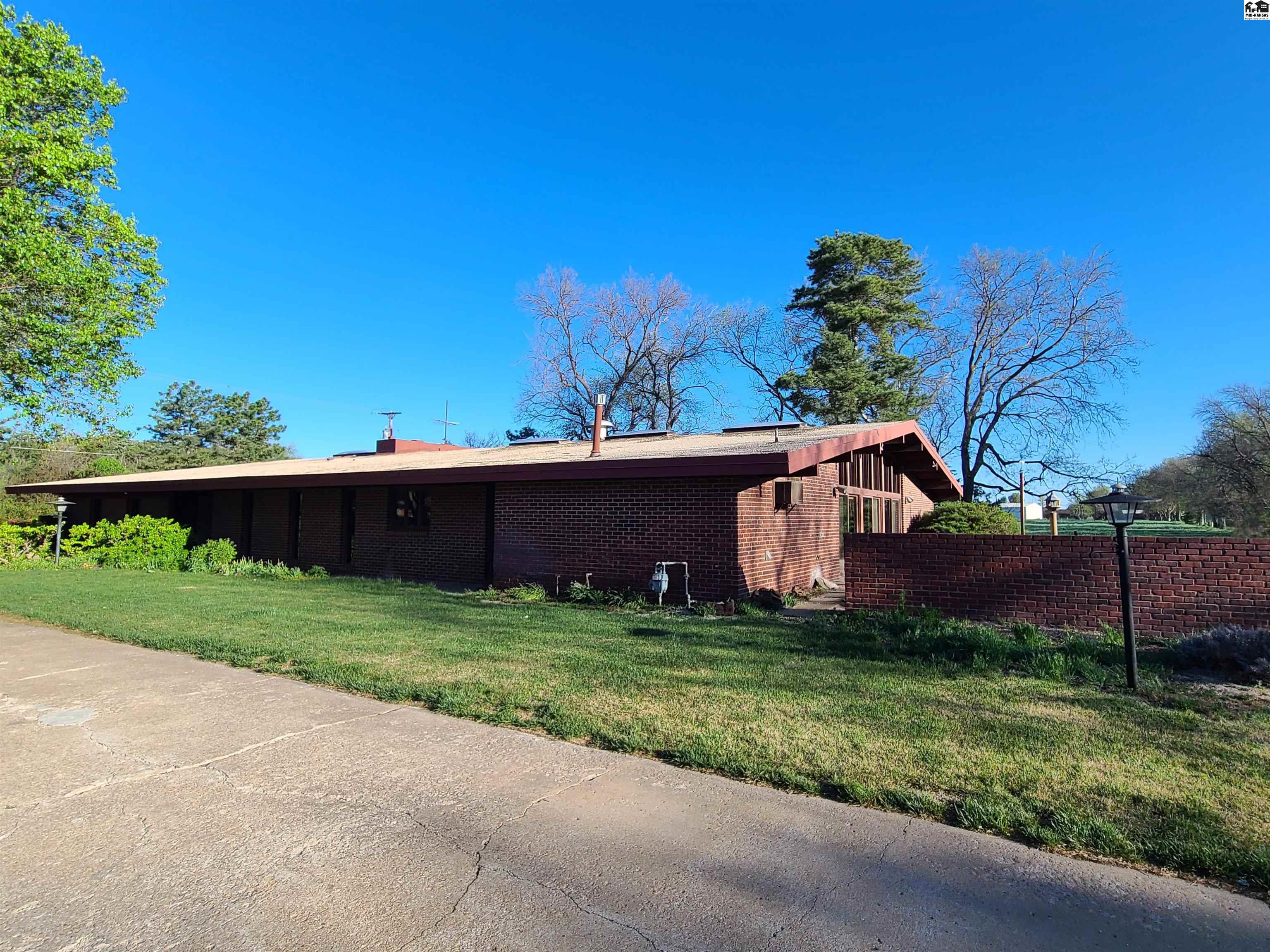 607 N 3rd St, Lindsborg, KS 67456 - MLS# 50268 - Coldwell Banker