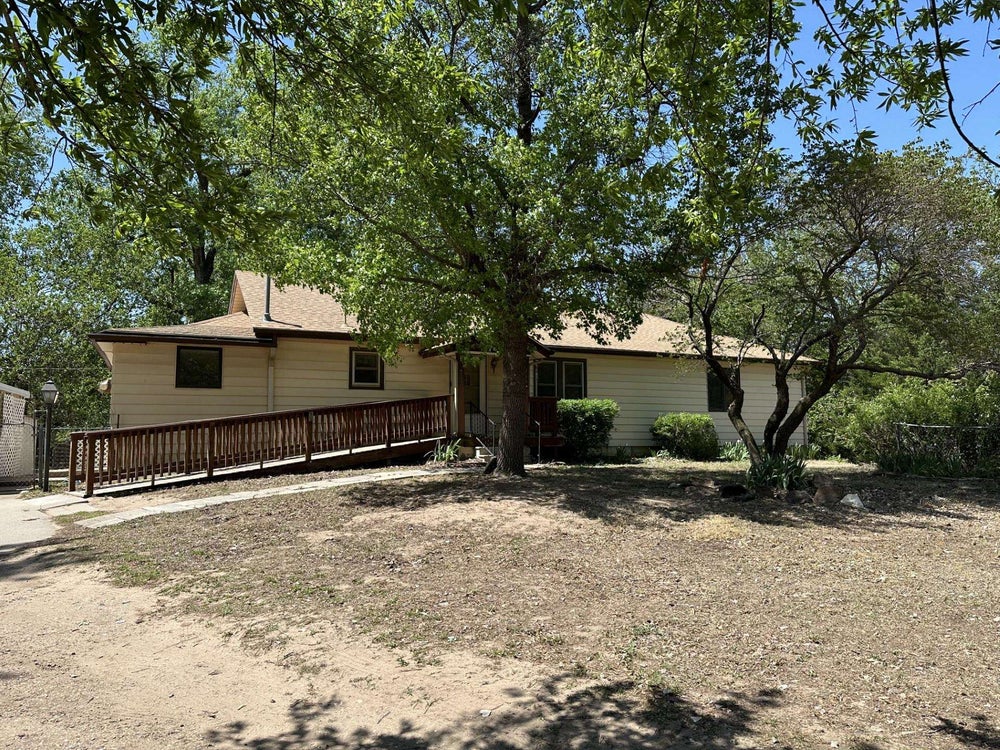 217 N Kent Rd, Hutchinson, KS 67501 MLS 50392 Coldwell Banker