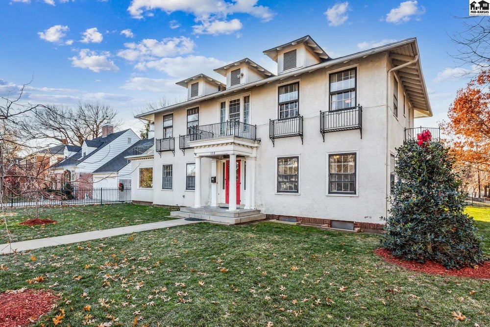 129 Hyde Park Dr, Hutchinson, KS 67502 MLS 51773 Coldwell Banker