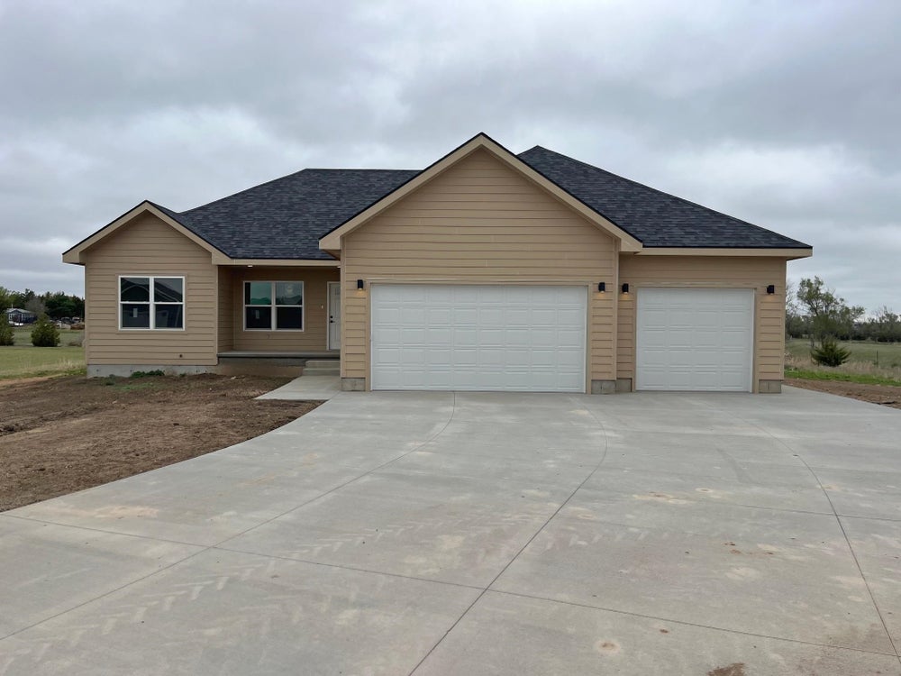 432 Pray Drive, Hays, KS 67601 MLS 203206 Coldwell Banker