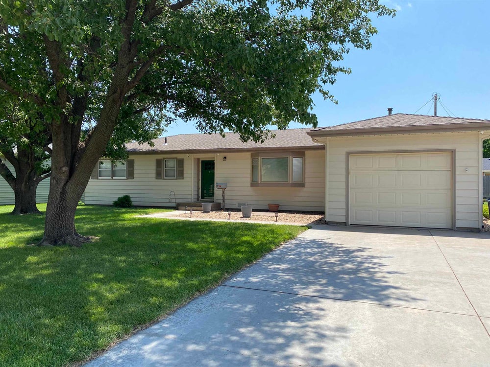 3633 23rd Street, Great Bend, KS 67530 MLS 203428 Coldwell Banker