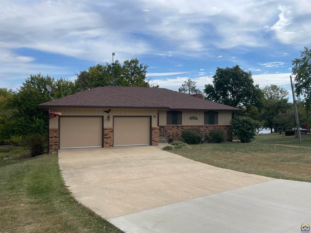 10 Lakeshore Dr, Emporia, KS 66801 MLS 231572 Coldwell Banker