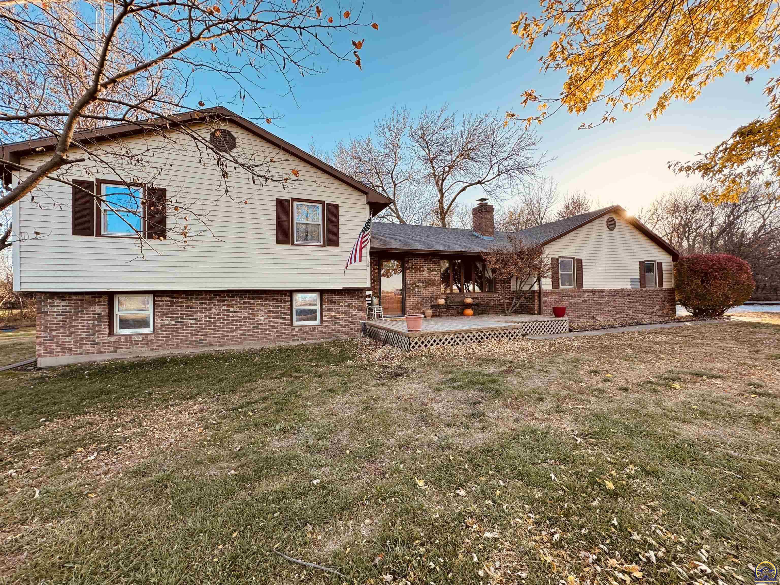 1033 Road 220 Emporia KS 66801 MLS 231912 Coldwell Banker   231912 P00 