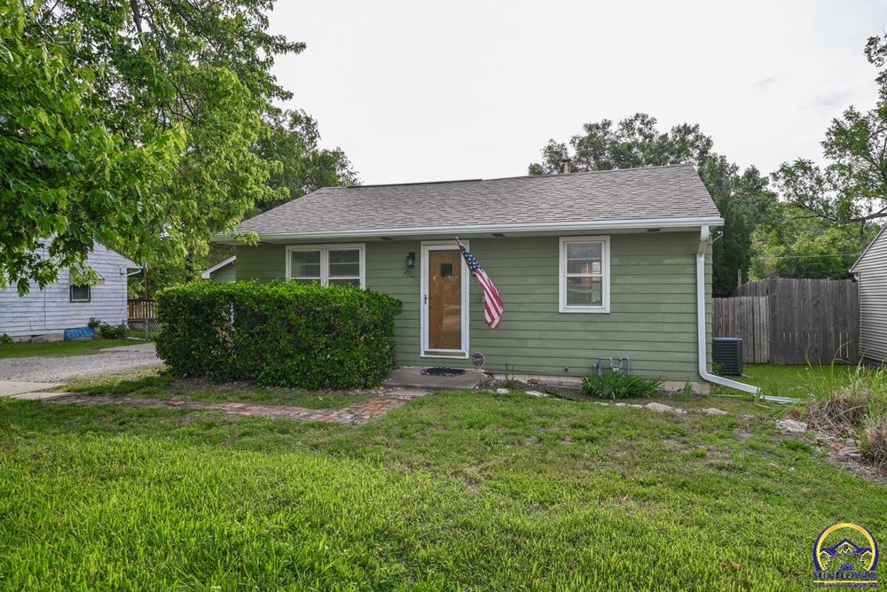 226 SW Macvicar Ave, Topeka, KS 66606 MLS 234399 Coldwell Banker