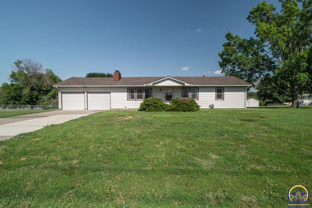 4134 SE Shawnee Heights Rd, Tecumseh, KS 66524 MLS 235154 Coldwell