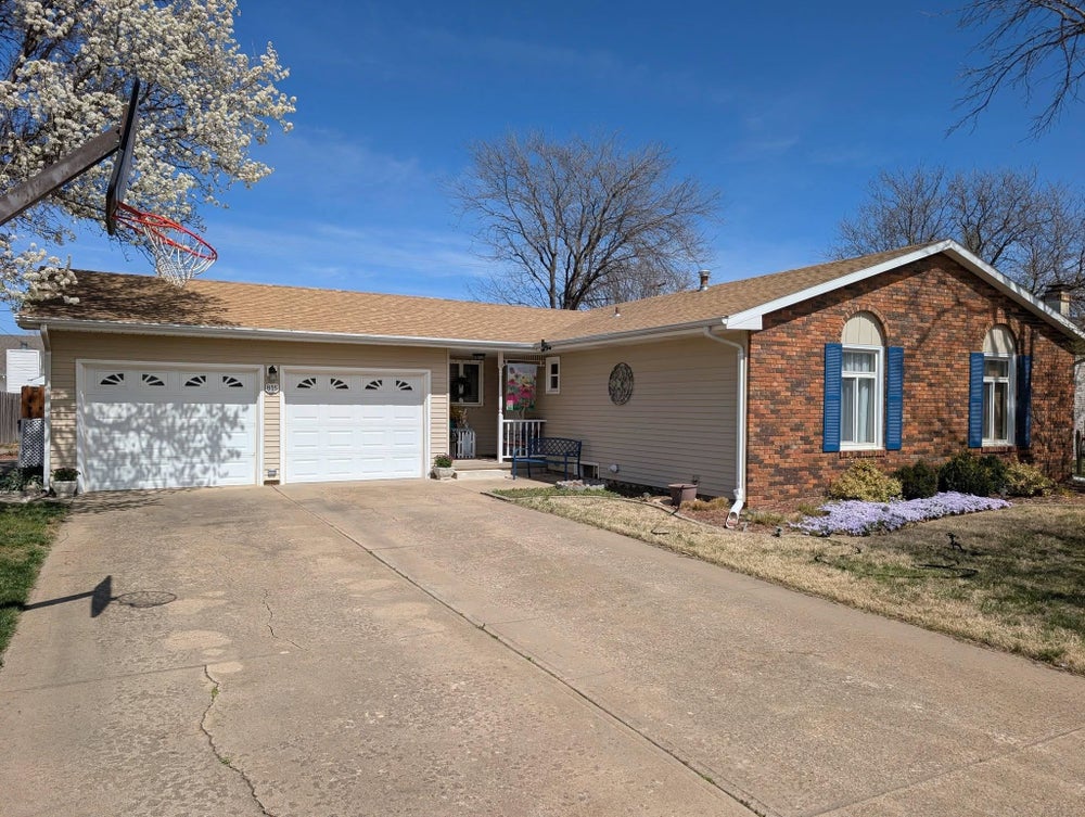 Coldwell Banker Salina Ksnull