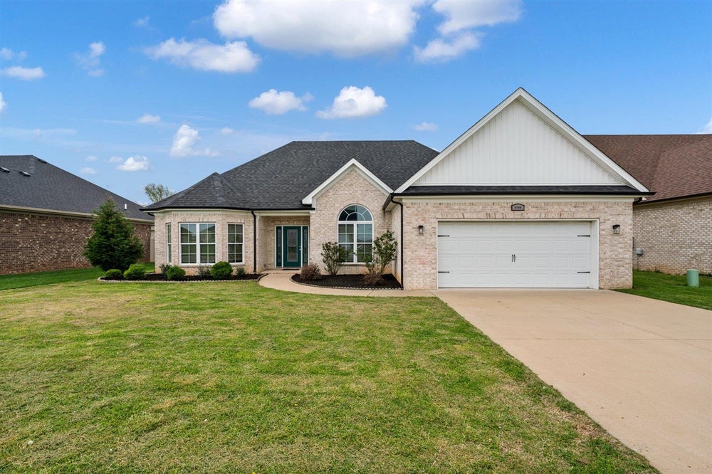 8740 Stuart Farm Avenue, Bowling Green, KY 42104 MLS RA20241783 Coldwell Banker