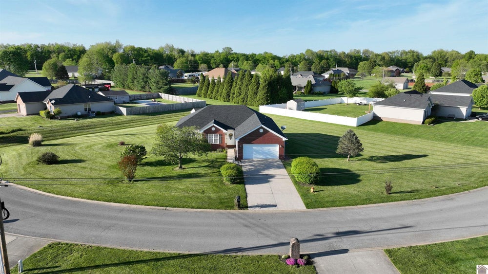 140 Shadowood Trail, Hopkinsville, KY 42240 MLS 126623 Coldwell Banker