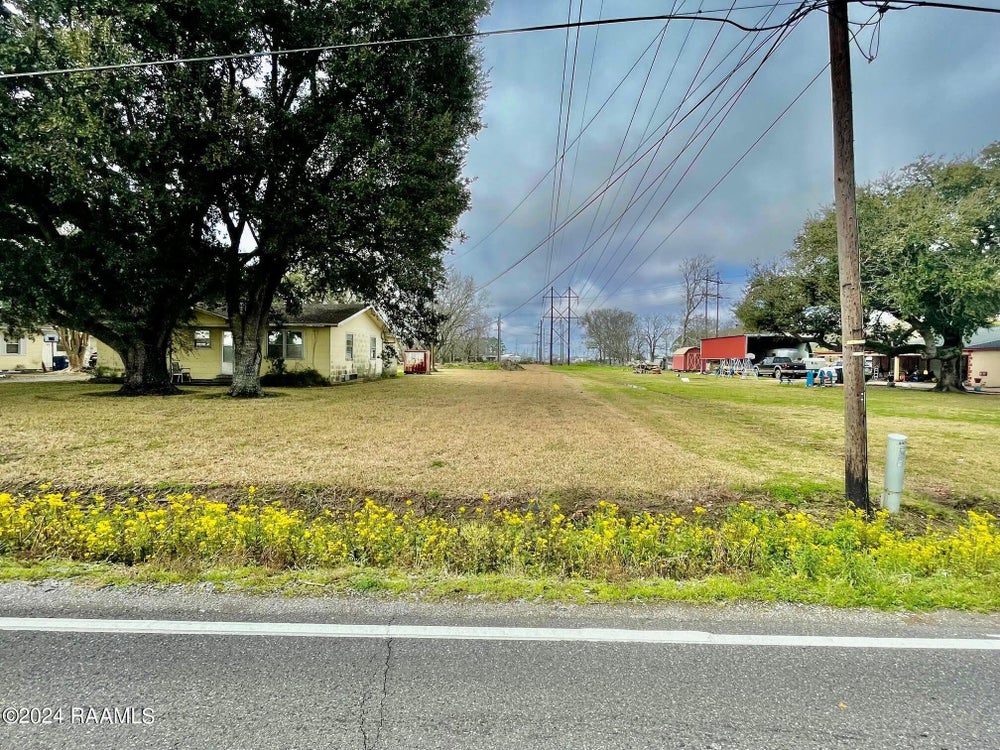 3412 Leonce Theriot Road, New Iberia, LA 70560 MLS 24001064