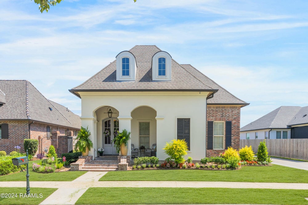 214 Gleneagles Circle, Broussard, LA 70518 MLS 24005325 Coldwell Banker