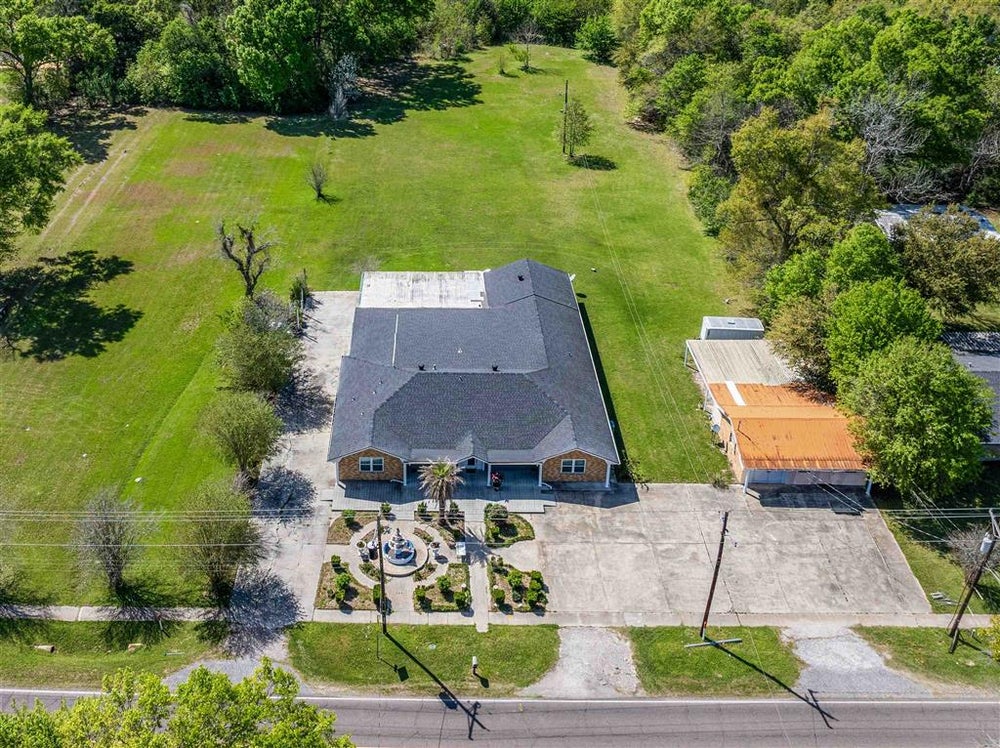 301 N Thomson Ave Avenue N, Iowa, LA 70647 - MLS# SWL26001247 ...