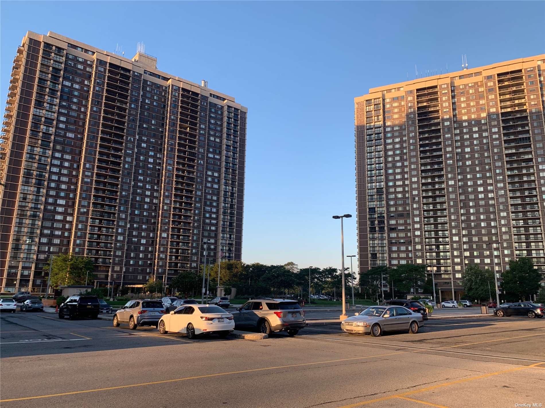 269-10 Grand Central Parkway, Unit 33L