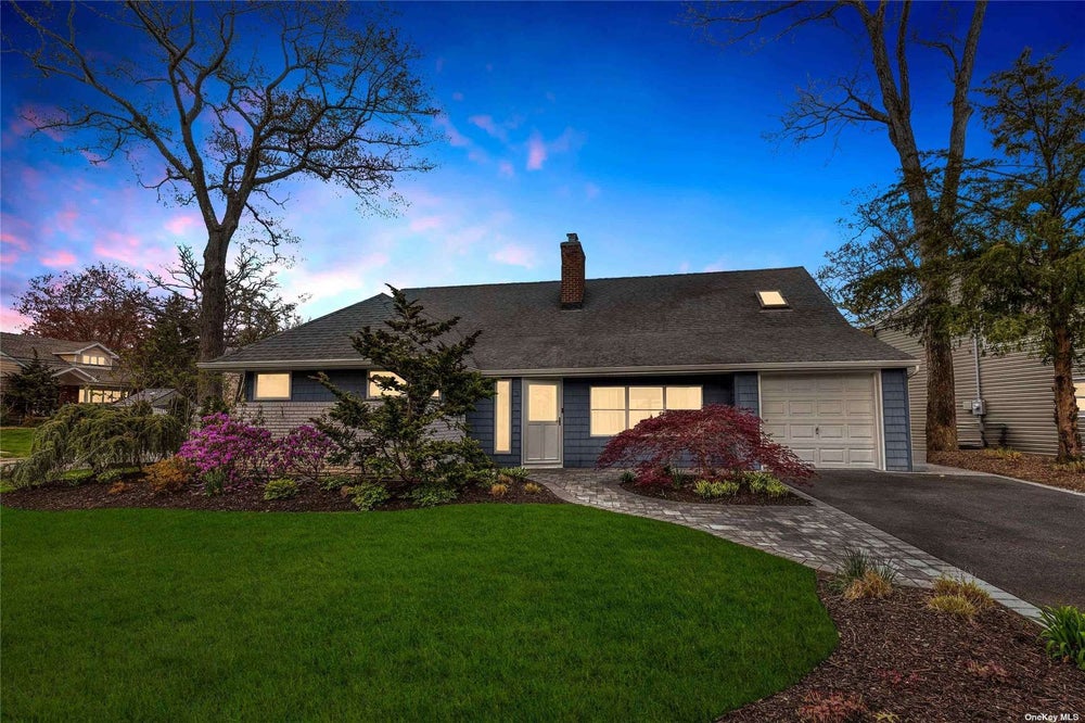 3 Oak Brook Lane, Merrick, NY 11566 MLS 3546348 Coldwell Banker