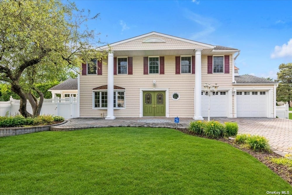 34 Steven Place, Smithtown, NY 11787 MLS 3557601 Coldwell Banker