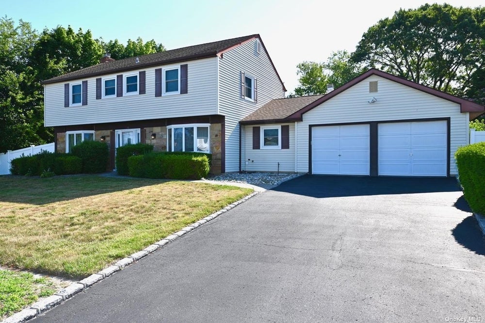 19 Strathmore Village Drive, South Setauket, NY 11720 MLS 3562383