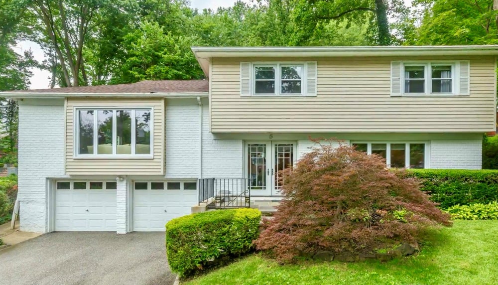 5 N Ravine Road, Great Neck, NY 11023 - MLS# 864540 - Coldwell Banker
