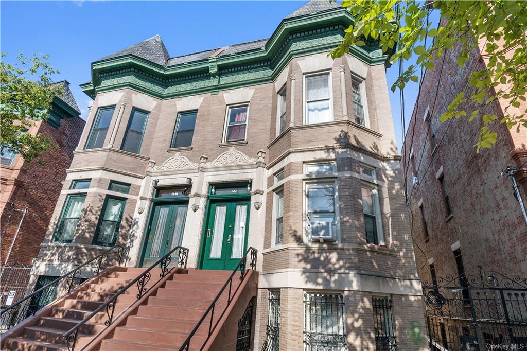 Bronx Brownstones Description