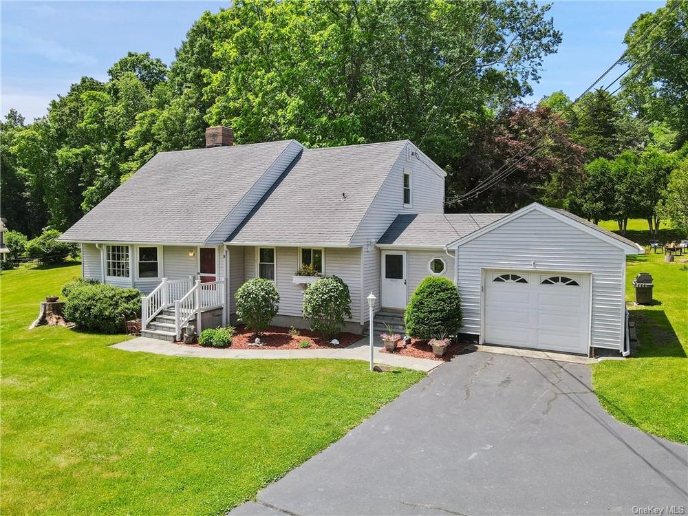 8 Sun Valley Drive, North Salem, NY 10560 MLS H6307817 Coldwell Banker