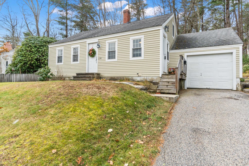 13 Oakley St, Portland, ME 04103 - MLS 1559145 - Coldwell Banker