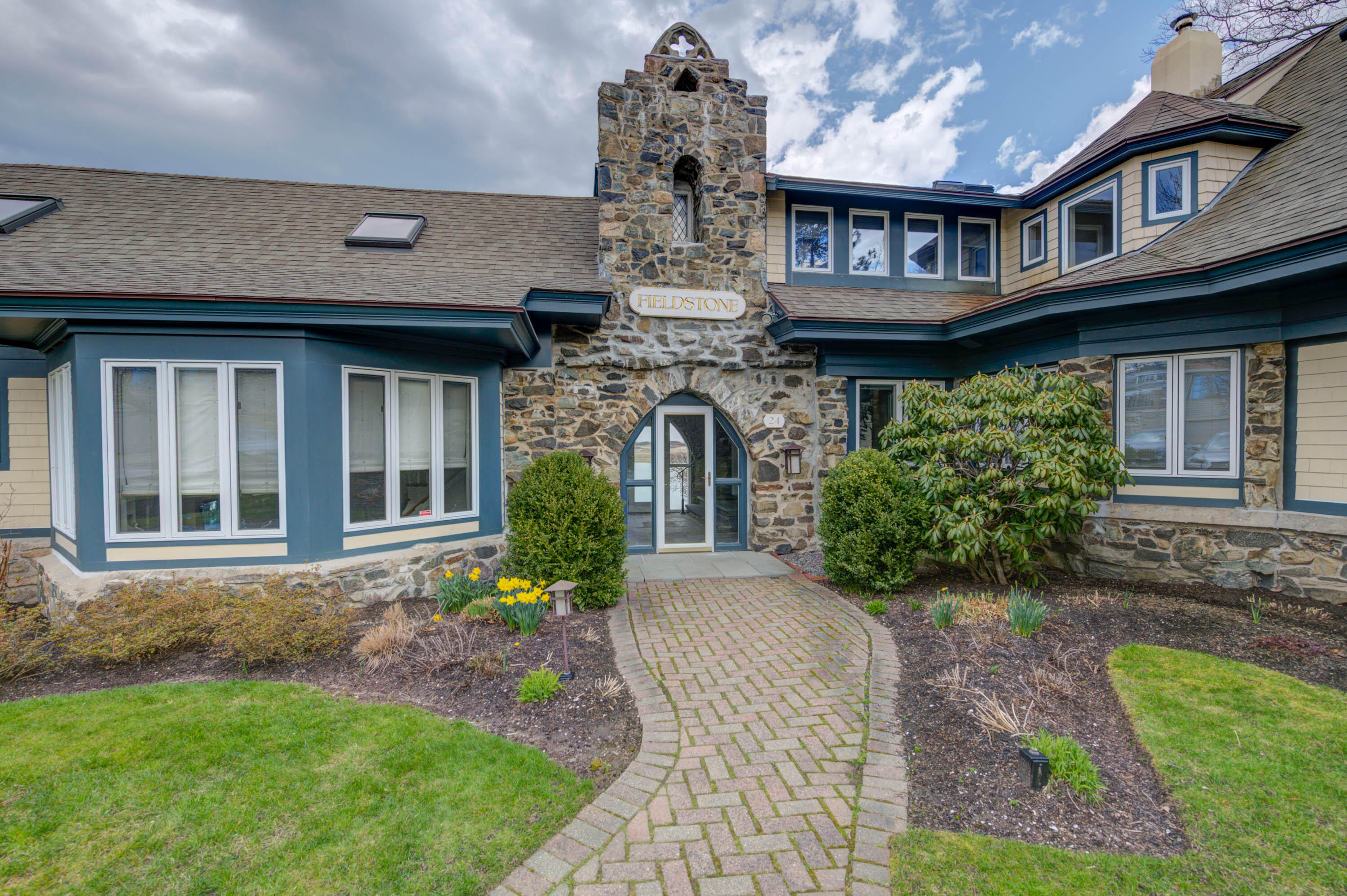 24 Fieldstone Lane #4, Ogunquit, ME 03907 - MLS# 1586568 - Coldwell Banker