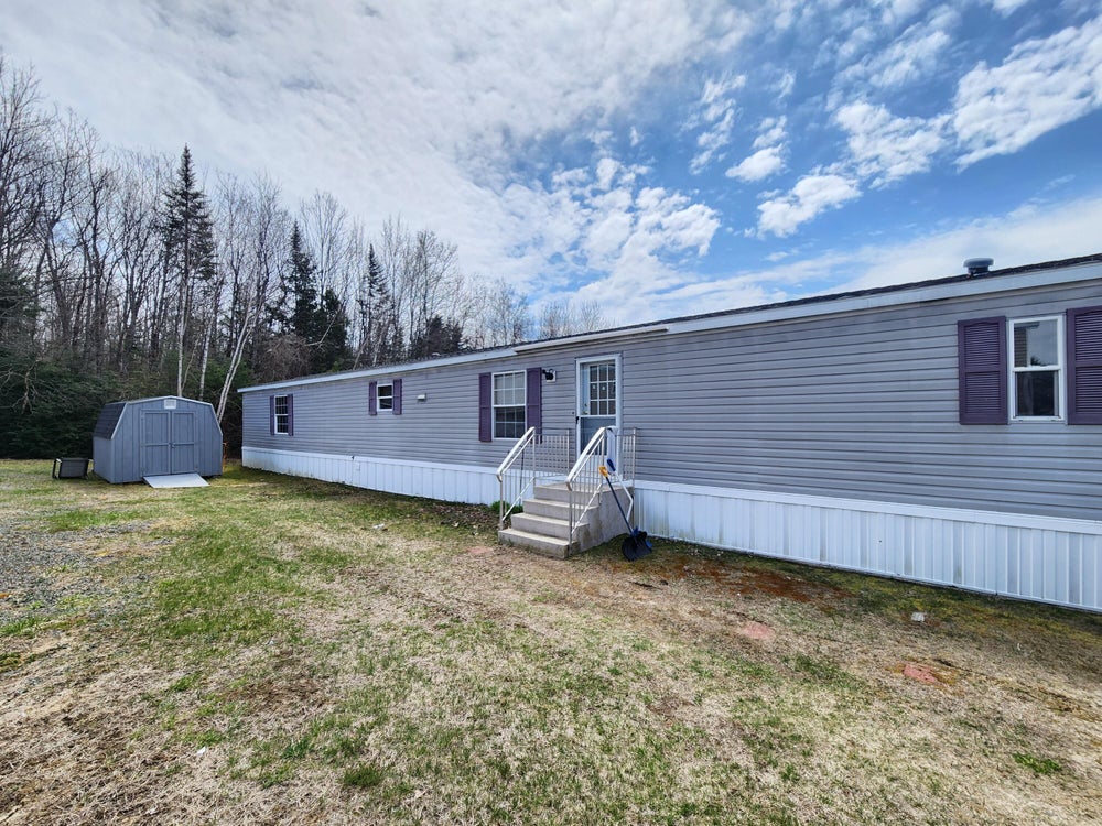 20 Tirrell Avenue, Mechanic Falls, ME 04256 MLS 1587502 Coldwell