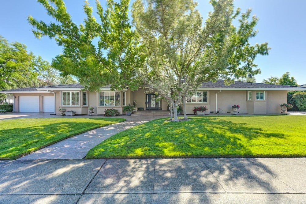 14990 Guadalupe Drive, Rancho Murieta, CA 95683 - MLS# 225026345 ...