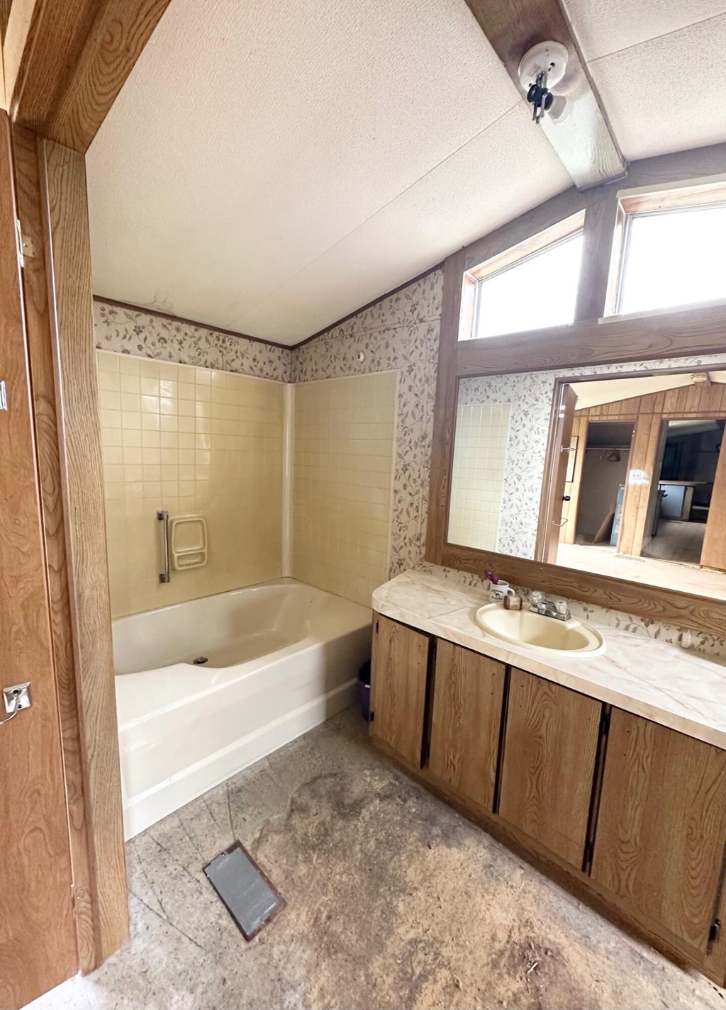 18638 S Riverside Dr, Pickford, MI 49774 - MLS# 23-396 - Coldwell Banker