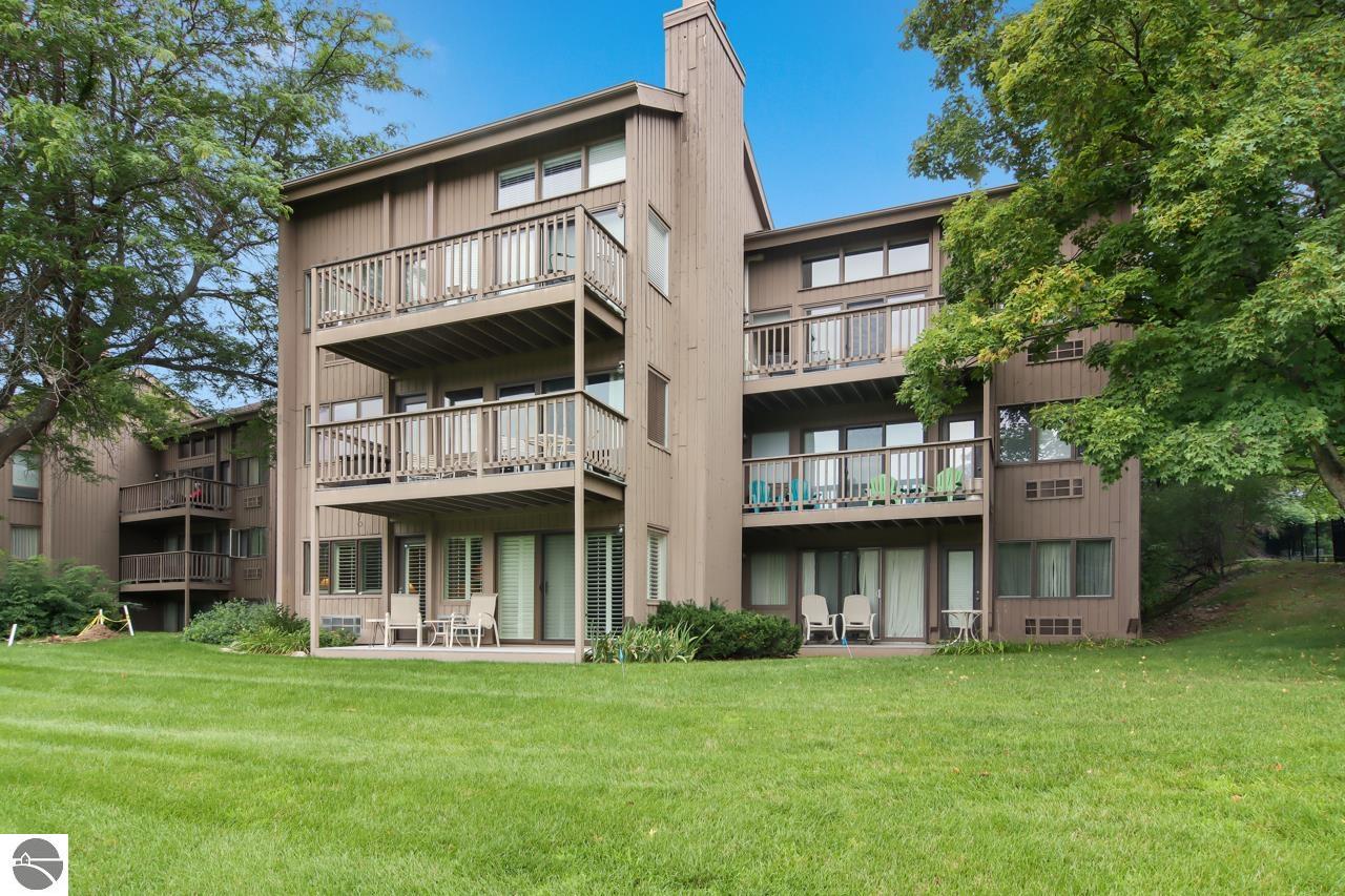 5521 Golfview Ct