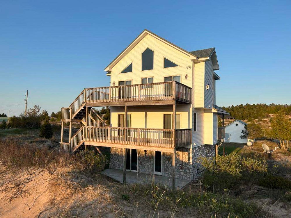 8783 Sturgeon Bay Drive, Harbor Springs, MI 49740 MLS 471364