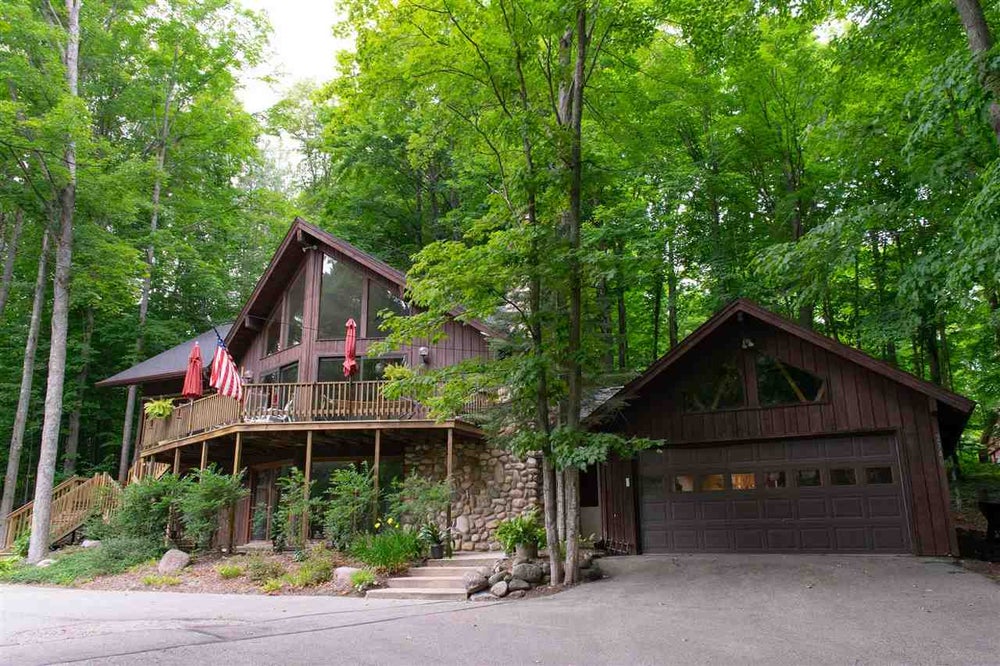 2340 Knollwood Drive, Harbor Springs, MI 49740 MLS 473456 Coldwell