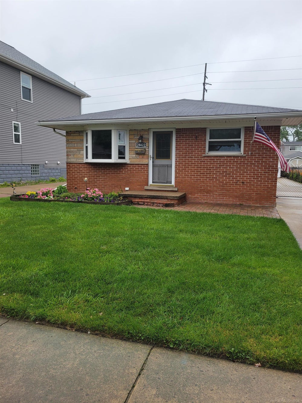 28022 Elmdale, Saint Clair Shores, MI 48081 - MLS# 50148162 - Coldwell ...