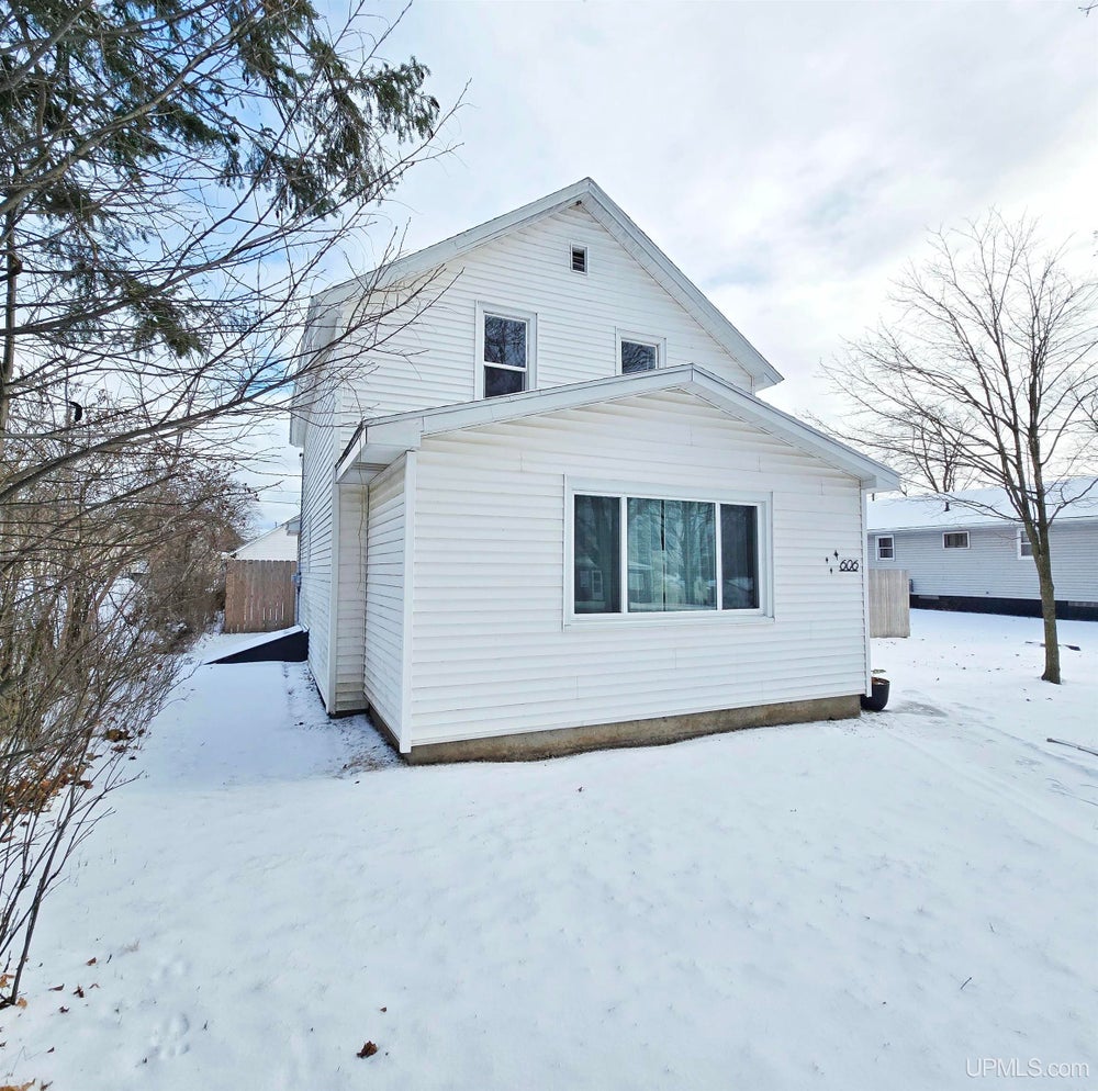 606 Walnut, Norway, MI 49870 - MLS# 50164794 - Coldwell Banker