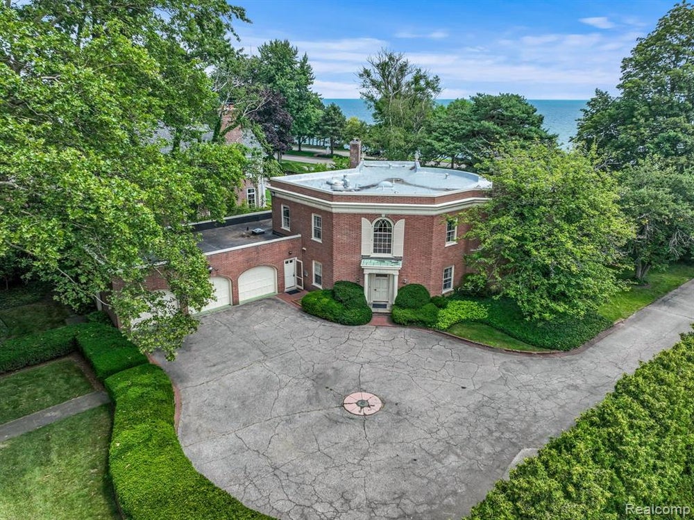 475 Lake Shore, Grosse Pointe Farms, MI MLS 60241233 Coldwell Banker