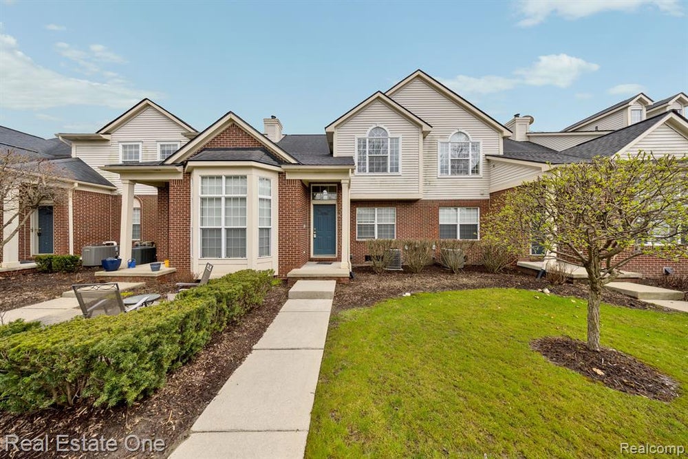 10202 Jasmine 52, Walled Lake, MI MLS 60298962 Coldwell Banker