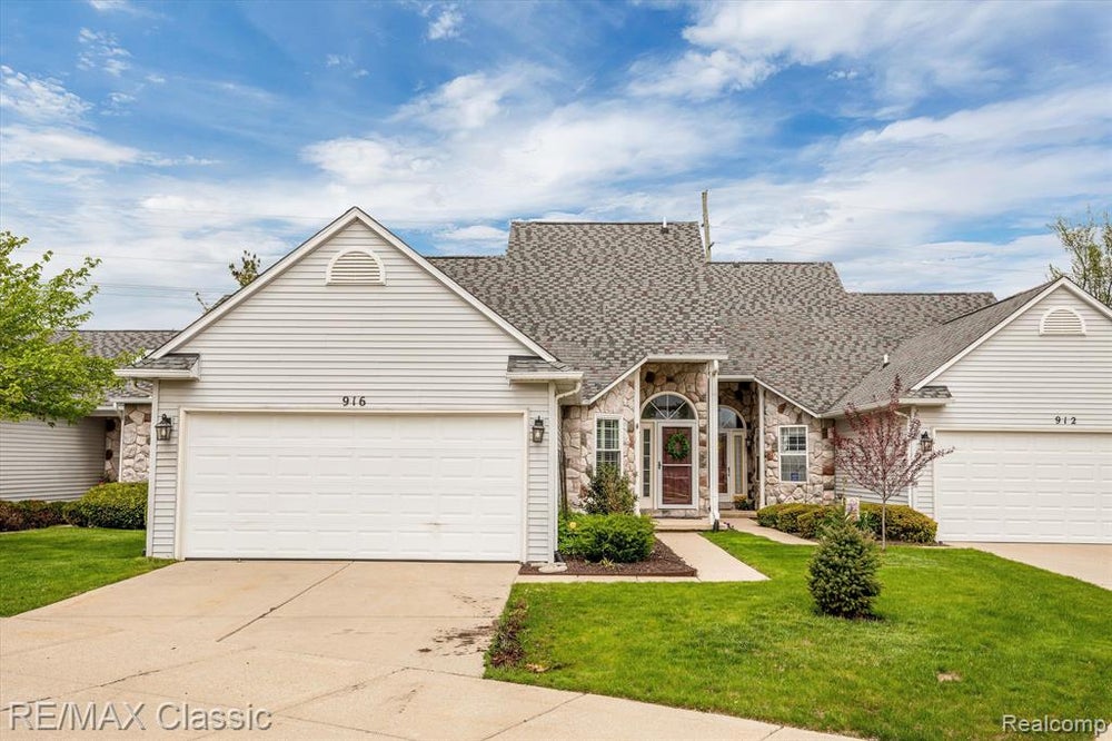916 Village, South Lyon, MI MLS 60305693 Coldwell Banker