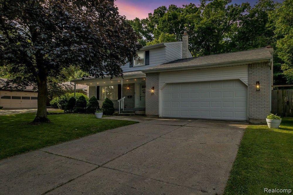 3429 Gingersnap, Lansing, MI MLS 60313677 Coldwell Banker