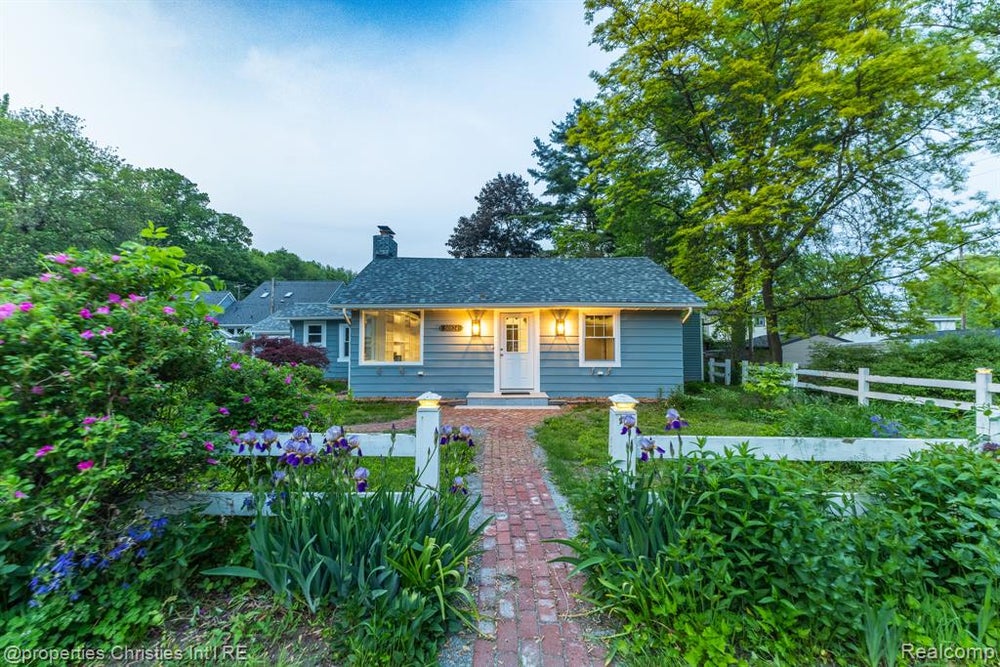 50824 Baltimore, New Baltimore, MI - MLS# 60400677 - Coldwell Banker