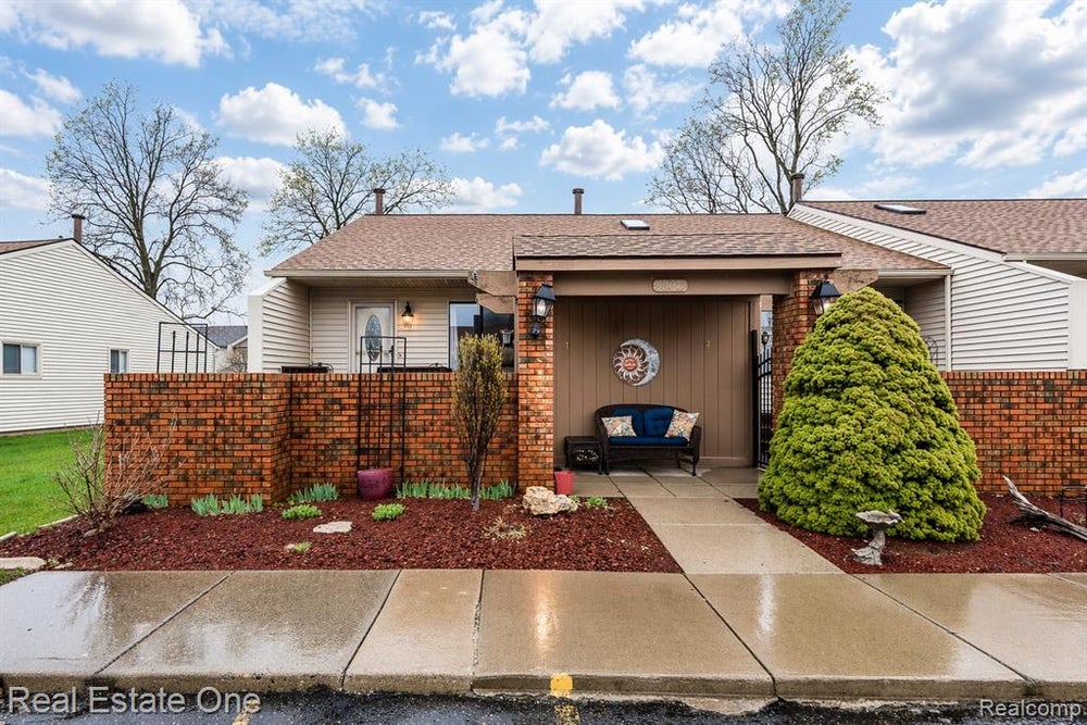 62072 York Town #1, South Lyon, MI 48178 - MLS# 60975269 - Coldwell Banker