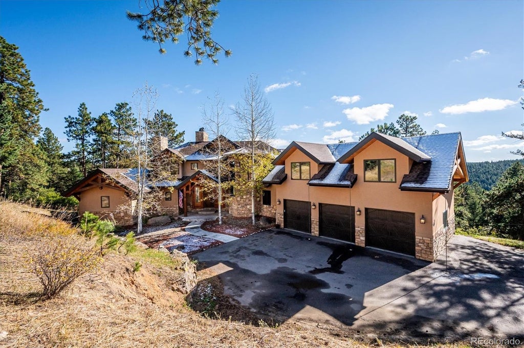 Craftsman-Inspired Gourmet Kitchen - Coldwell Banker Blue Matter