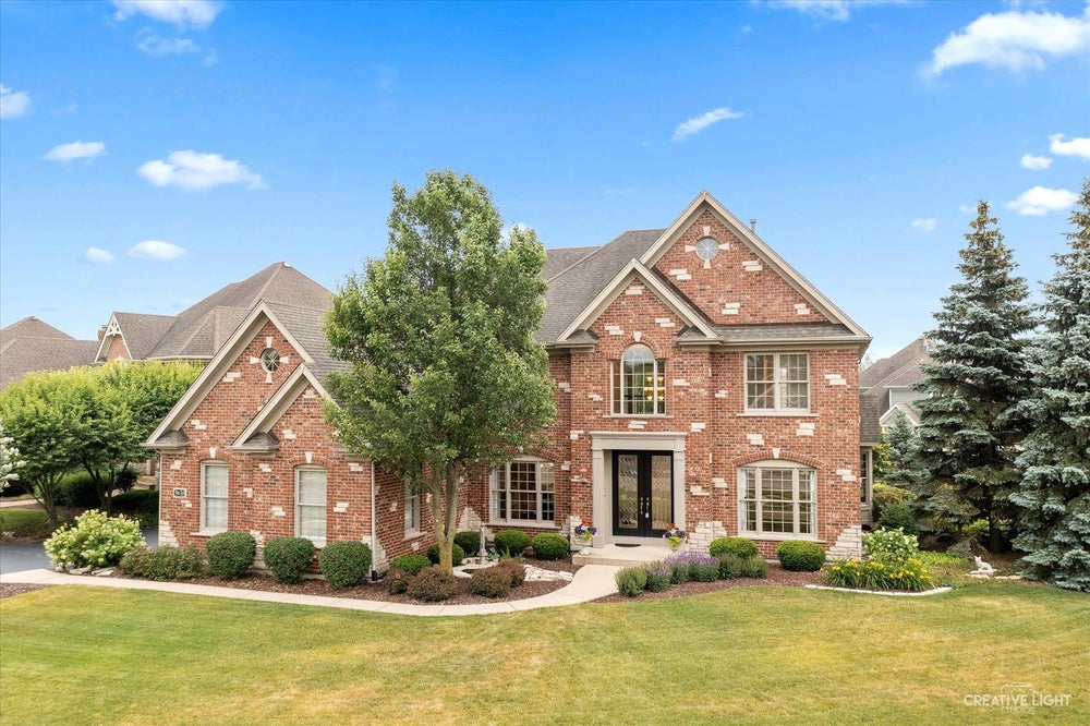 39W769 Henry David Thoreau Place, St. Charles, IL 60175 MLS 11820604