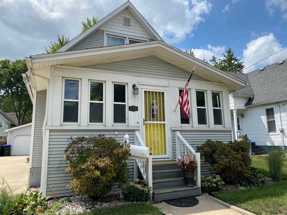 830 W Oakland Avenue, Bloomington, IL 61701 MLS 11852383 Coldwell