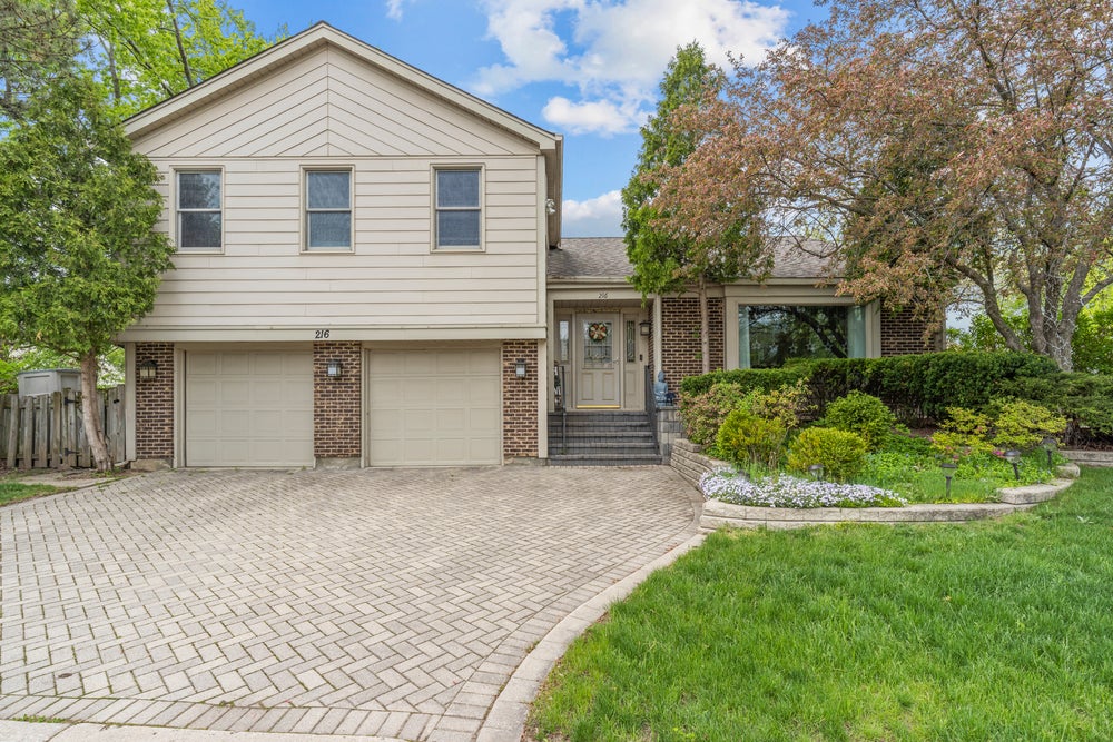 216 E Fox Hill Drive, Buffalo Grove, IL 60089 MLS 12047406