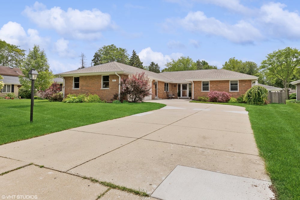 831 Jay Drive, Downers Grove, IL 60516 MLS 12069941 Coldwell Banker