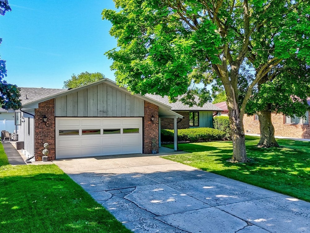 820 28th Street, Peru, IL 61354 MLS 12080957 Coldwell Banker