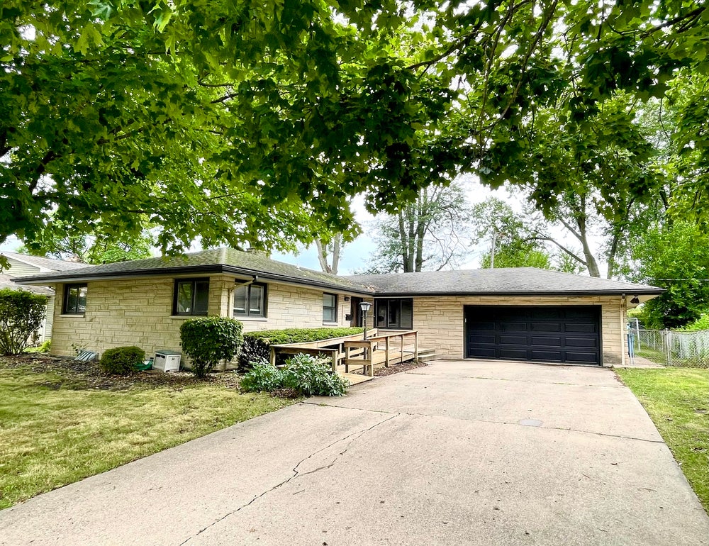 1710 Calhoun Street, Peru, IL 61354 - MLS# 12095949 - Coldwell Banker